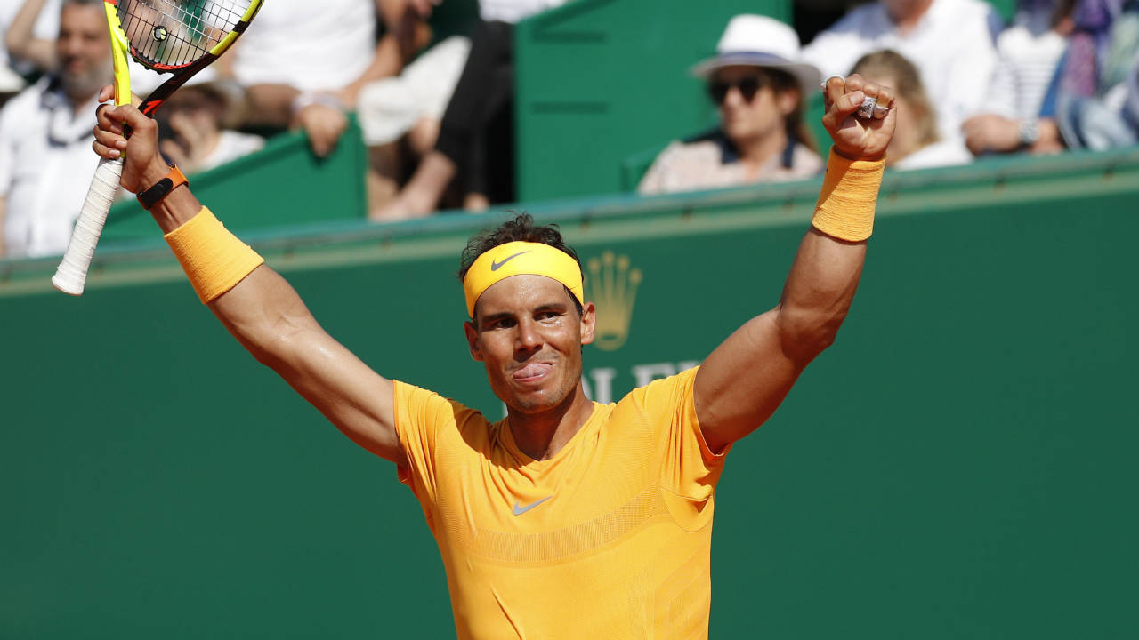 Tennisser viert een gewonnen punt